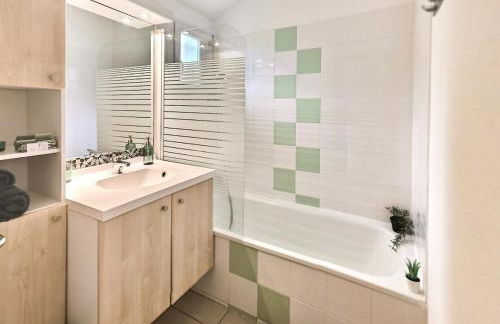 maison cosy avec piscine, tennis, piste cyclable - Foto 9