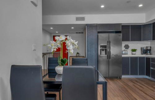 Amazing, Spacious Unit, Heart LA - Photo 17