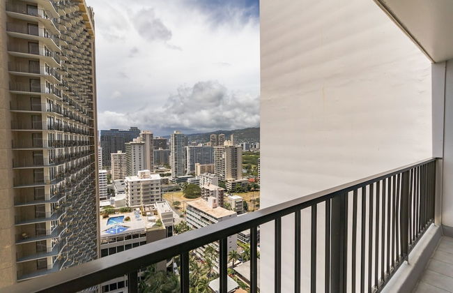 High Rise Ocean View Waikiki Condo, FREE Parking & Wi-Fi by Koko Resort Vacation Rentals - Foto 26