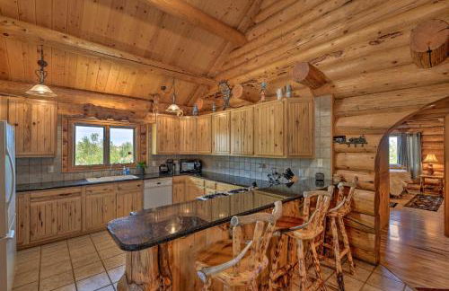Exquisite Log Home with Lander Valley Views! - Foto 12