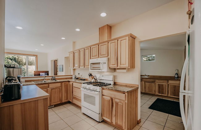 70MBR- Hot Tub - BBQ - Wi-Fi - Pets Ok - Sleeps 8 - Foto 38