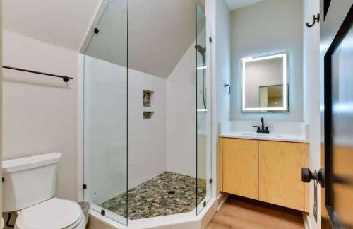 Tranquil Lakefront Carriage House with Dock - Foto 25