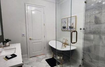 The Luxe Building- 2 Bedroom Apartment in Metropolis - Photo 14