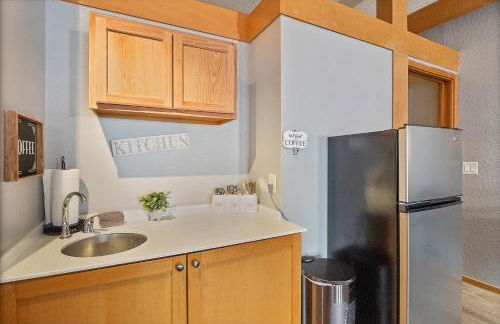 Couples Getaway - Sweet Retreat - European Village Best Location - Foto 18