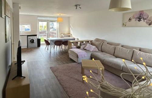 Great House + air conditioning + free car parking - Foto 1