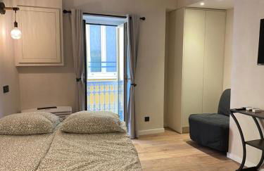 Refurbished apartment in the Old Town, steps from the beach - Foto 1