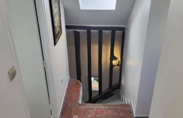 La Maison du Donjon - Gites de 8 personnes, parking privé avec jardin terrasse - Foto 46