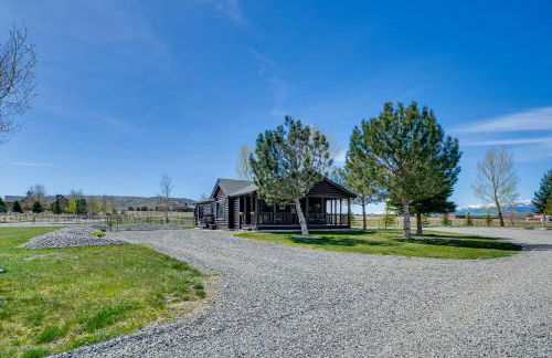 Serene Yellowstone Country Retreat with Deck and Views - Foto 21