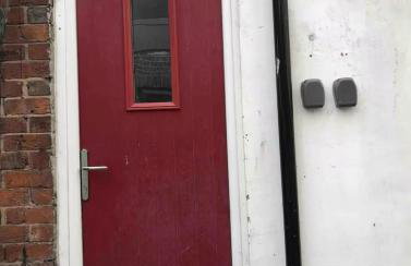 Van House - Photo 16