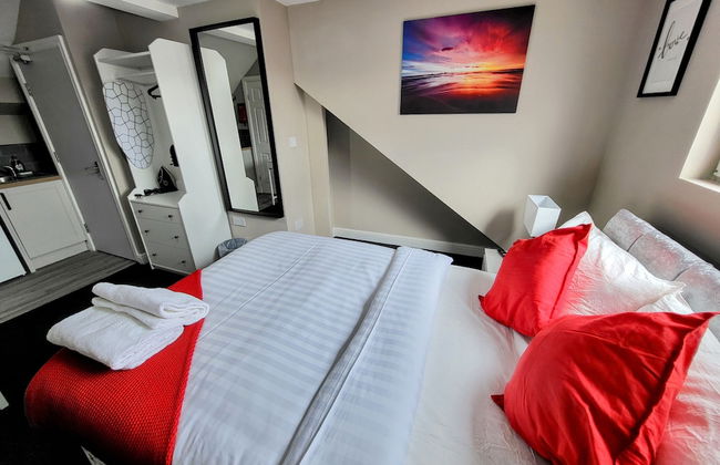 Comfortable Stay - LB Ave - Photo 13