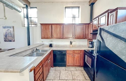 Sleepover 2BD 1BA Condos Downtown Springfield - Foto 50