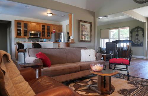 Hilltop Saltwater Pool and Hot Tub - Foto 29