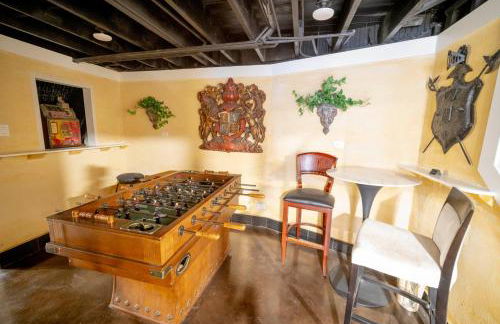 Bootlegger House Sleeps 10-20 Free TV & Parking - Foto 33