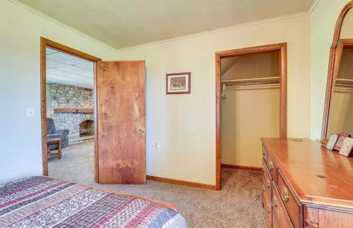 Wellsboro Farmhouse with Grill and Fire Pit! - Foto 12