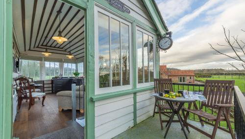 The Signal Box - Photo 5