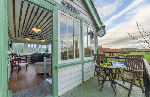 The Signal Box - Photo 5