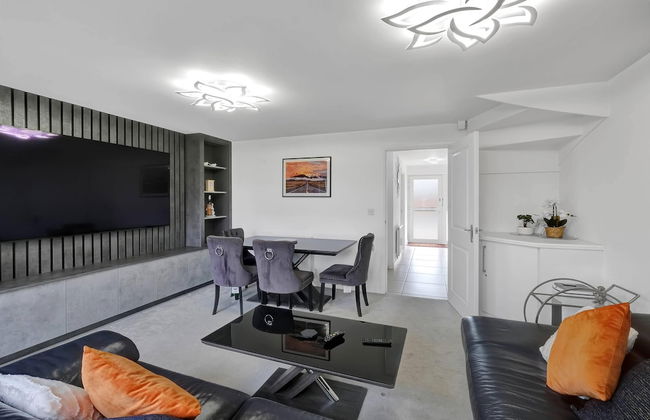 3 Bedroom and 2 Bath House with Balcony - Foto 27