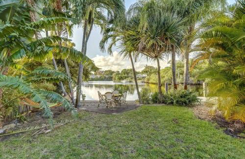 Waterfront Apartment Private Patio Pool - Foto 38