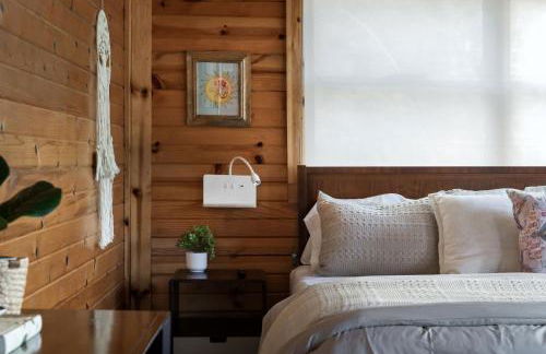 Riverfront w Deck Grill Fire pit & Climbing Wall - Photo 23