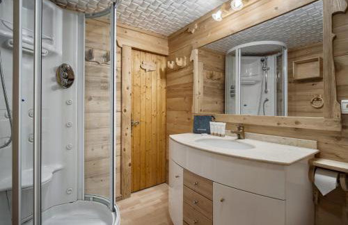 Chalet authentique à Courchevel 1850 avec terrasse et parking - FR-1-564-164 - Foto 2