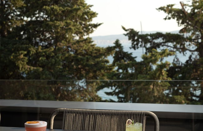 La Vista Suites - Photo 13