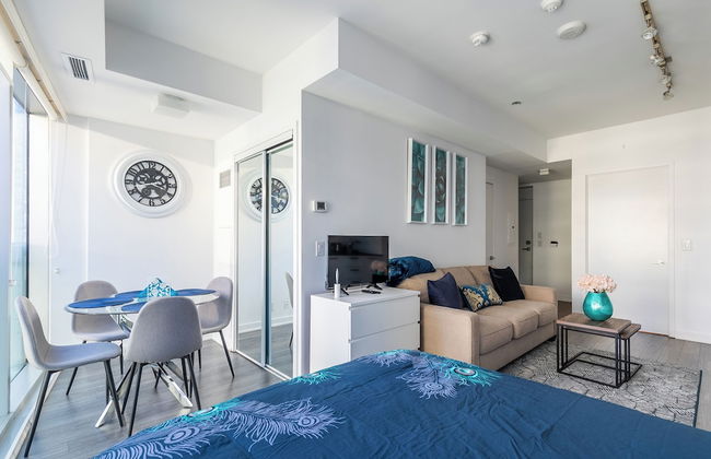 Maple Leaf Square - Photo 13