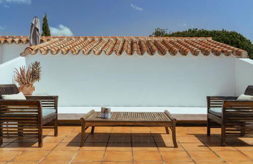 Villa Madrugada, beachside villa in Costabella - Photo 45