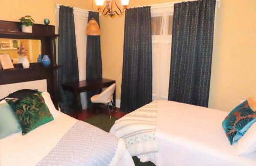 The Nook on Neil Walkable 3BR - Foto 25