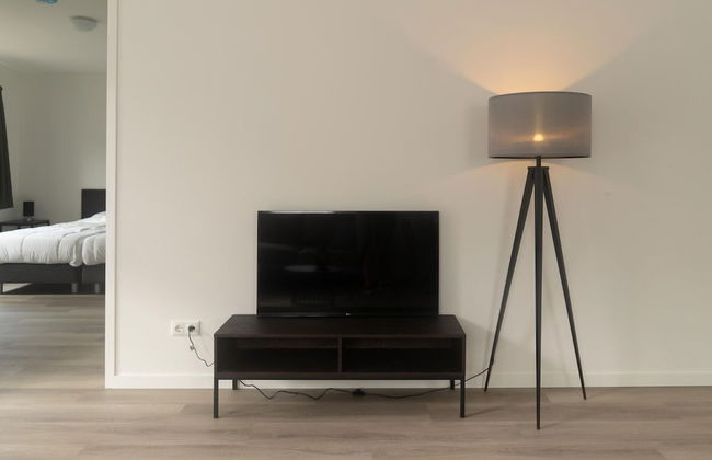 Quiet Lakeside Escape for Four - Foto 5