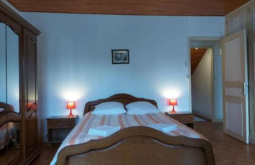 Maison spacieuse avec jardin, BBQ, table de ping-pong, proche commerces, pour 9 personnes et bébés - FR-1-581-96 - Foto 34