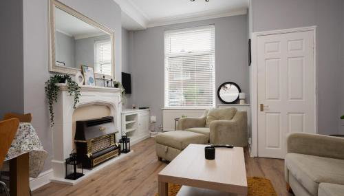 Three Bedroom House by Brookland Stays Serviced Accommodation Short Lets Manchester with Free WiFi - Foto 3