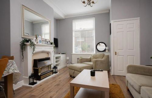Three Bedroom House by Brookland Stays Serviced Accommodation Short Lets Manchester with Free WiFi - Foto 3