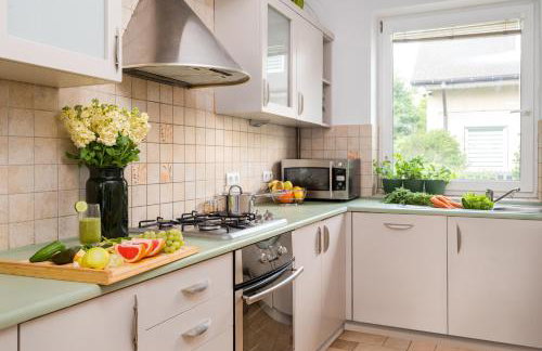 Warm & cosy 2-store 3-BR House with fireplace, living room, garden, terrace, balcony & parking 30 minutes from Warsaw Centre - Foto 23