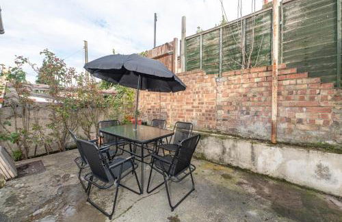 Xtra Large 4 Bedroom House with Heating Sleeps 14 Near Station and ExCeL - Foto 35