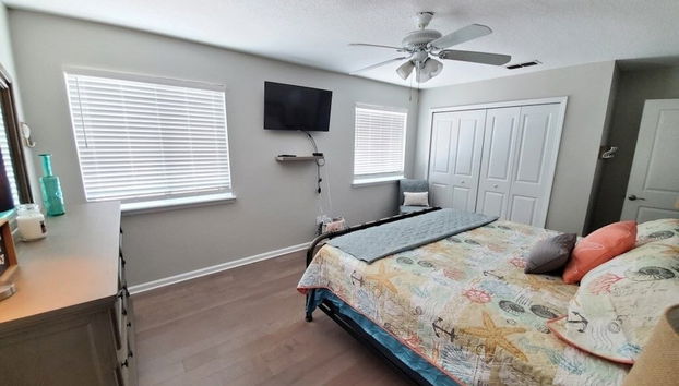 Floridays Vacation Home with Pool near to beach by RedAwning - Foto 4, Habitación