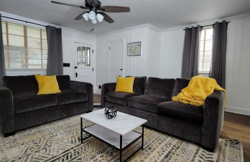 Spacious Centrally Located 3 Bed 2 Bath - Sleeps 8 - Foto 27