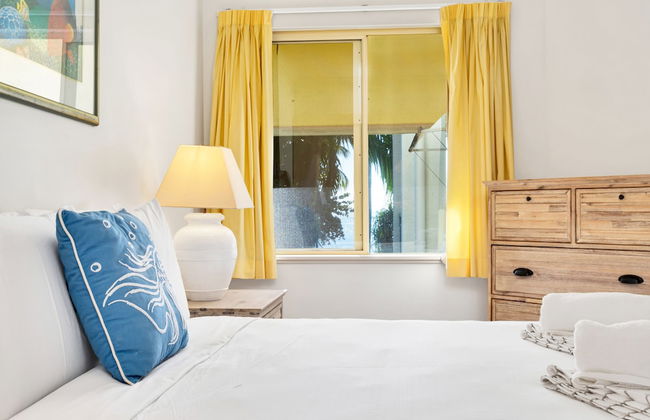 Beachfront Bliss 3-bedroom Apartment with Sea View 4 - Foto 3