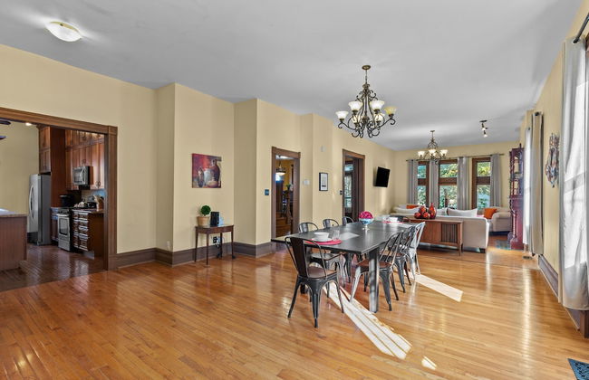 The Marquis Manor | JZ Vacation Rentals - Photo 20