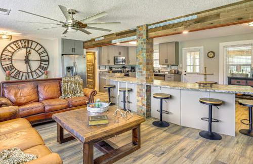 Fall and Football Vibes Titus Retreat with Game Room - Foto 5