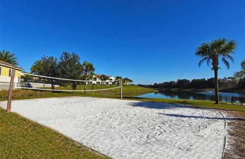 Quiet Disney Condo w/ Balcony ~ 2 Miles to Disney World! - Foto 40