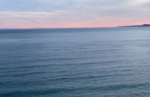 The Penthouse Panorama Exclusive Seafront Estate - Photo 33
