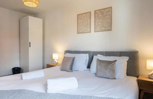 Cotswolds-Stroud-Large 5 Bedroom Home-Pool Table-Sleeps 10-Work or Leisure - Foto 13