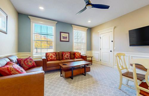 Work, Play & Stay! Apt Near Holyoke Medical Center - Foto 1