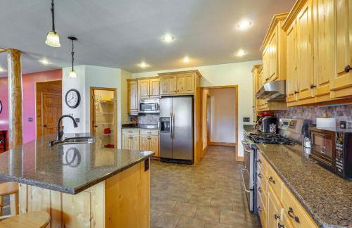 Game Room, Deck and Yard Lake of the Ozarks Retreat - Foto 8