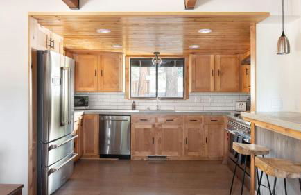 Timberline by AvantStay Stunning Chalet Cabin w Hot Tub Pool Table Home Theater - Foto 12