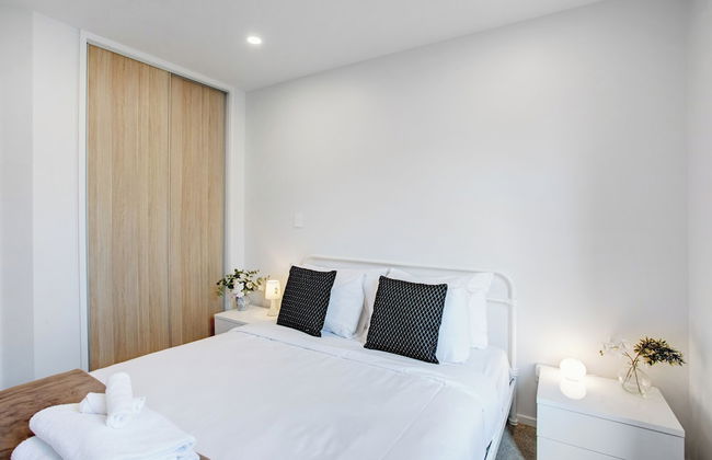 Urban Vogue Escape with Parking- Air-con - Photo 4