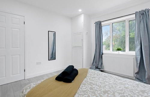 3Bed House-Free Parking - Foto 3