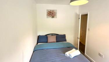 Charming Two-Bedroom Retreat-Garden Oasis Near Central London & Transport Links - Foto 5