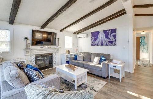 Beach Plum Manor with Stargazing Dome Home Across From Beach - Foto 8