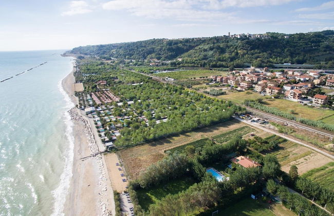 Villa Mirella Beach - Photo 31